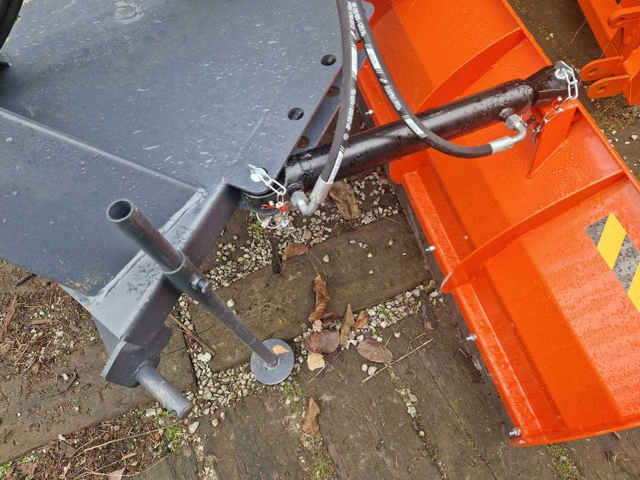 Pług do śniegu pług śnieżny Pługi PRODUCENT dostawa cały kraj Plug