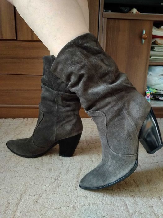 Демисезонные сапоги-казаки