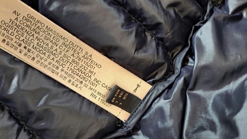 Kurtka puchowa z kapturem Massimo Dutti.