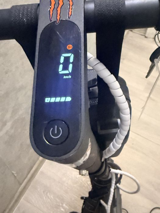 Продается електросамокат xiaomi 4 ultra