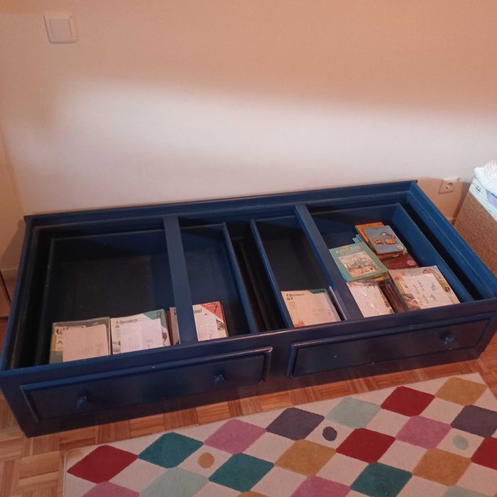 Cama de solteiro Retro.