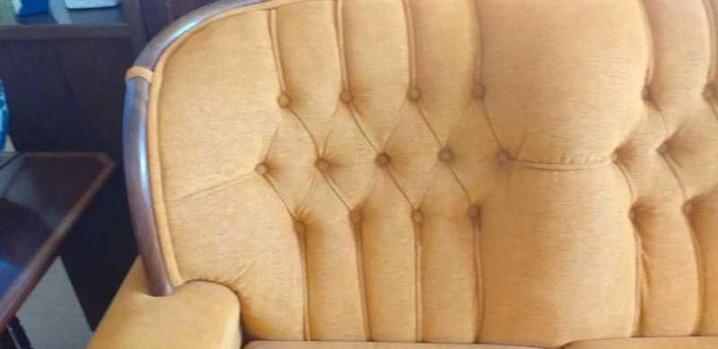 Sofá completamente novo.