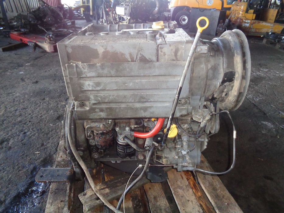 Silnik DEUTZ D2011L 03 diesel 3-cylindry