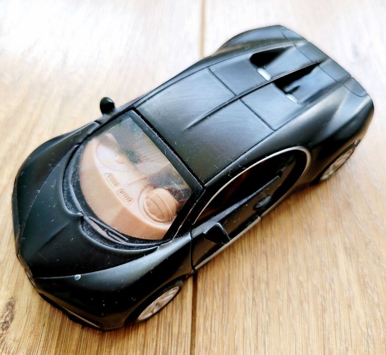 Маштабна модель машинки радіокерована Bugatti Chiron Rastar 1:24 чорна