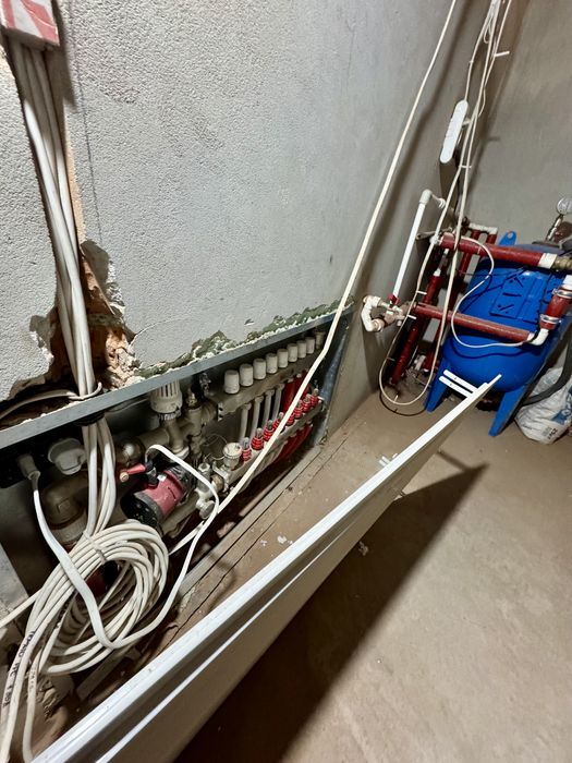 Продаж котеджу з частковим ремонтом 154 м.кв., вул. В. Івасюка