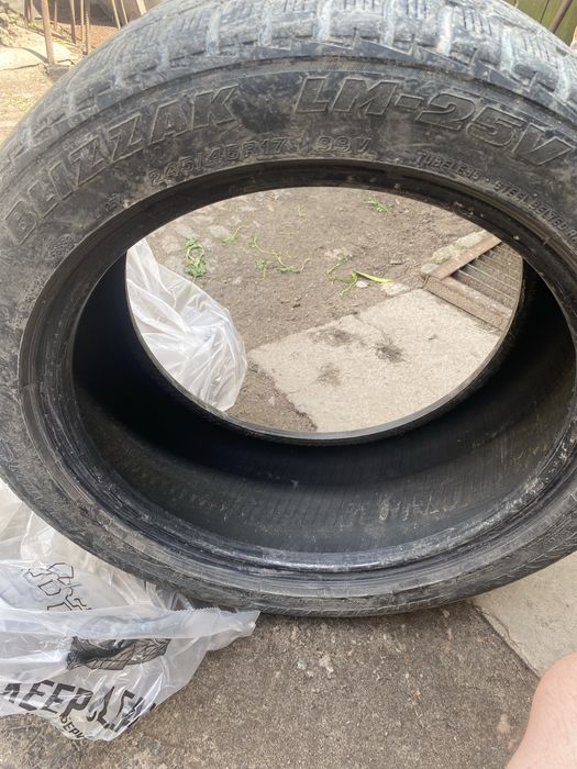 Зимові шини Bridgestone Dunlop, p17/235/245/45/50