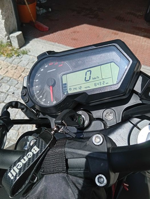 Benelli TNT 125, como nova