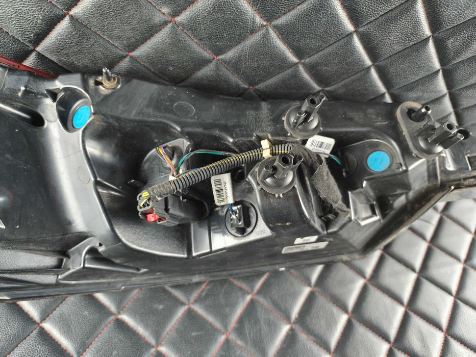 OPEL INSIGNIA LIFT KOMBI Lampa Prawa Tylna Tył Prawy 22860892