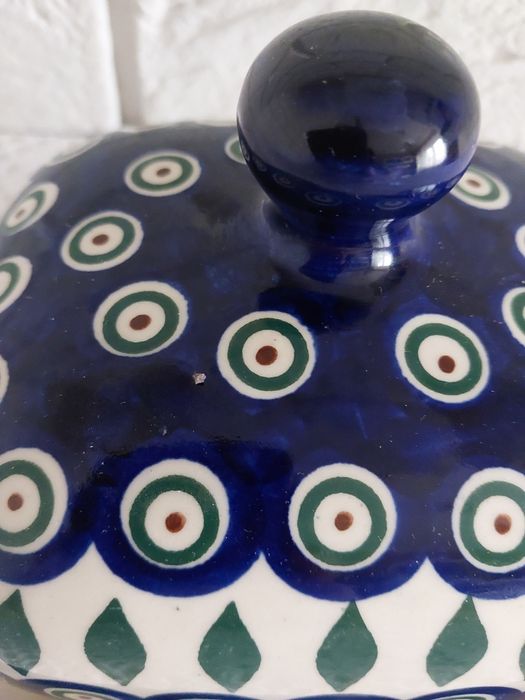 Ceramiczna maselniczka.