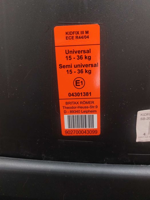 Автокресло BRITAX-ROMER KIDFIX III M Universal 15-36 kg
