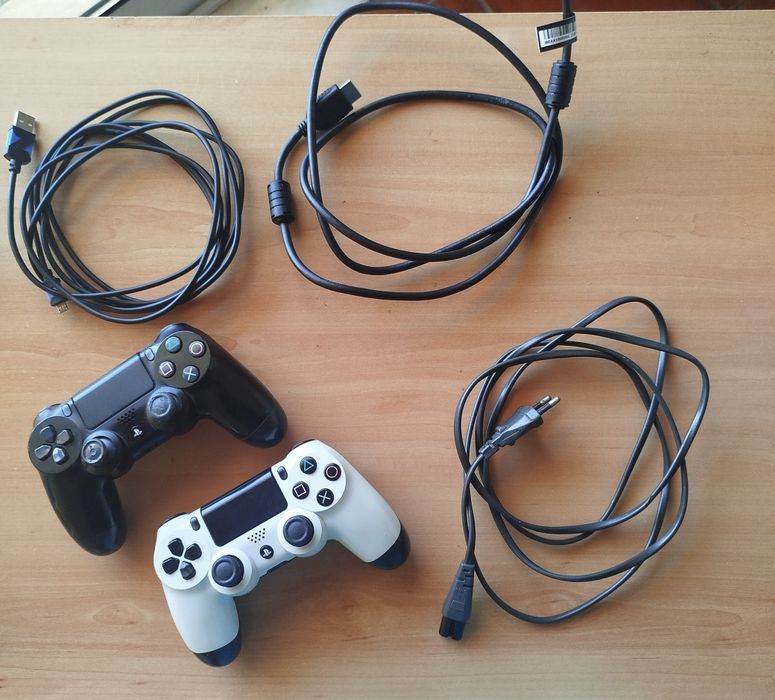 Playstation 4 + FIFA22