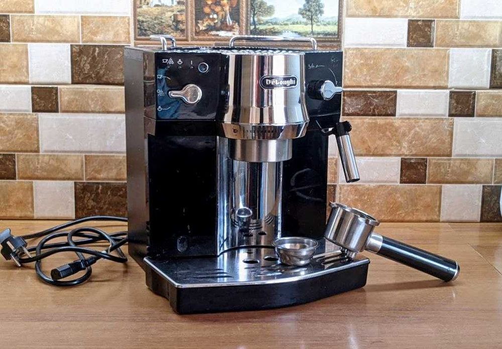 Еспресо кавоварка De'Longhi EC 820