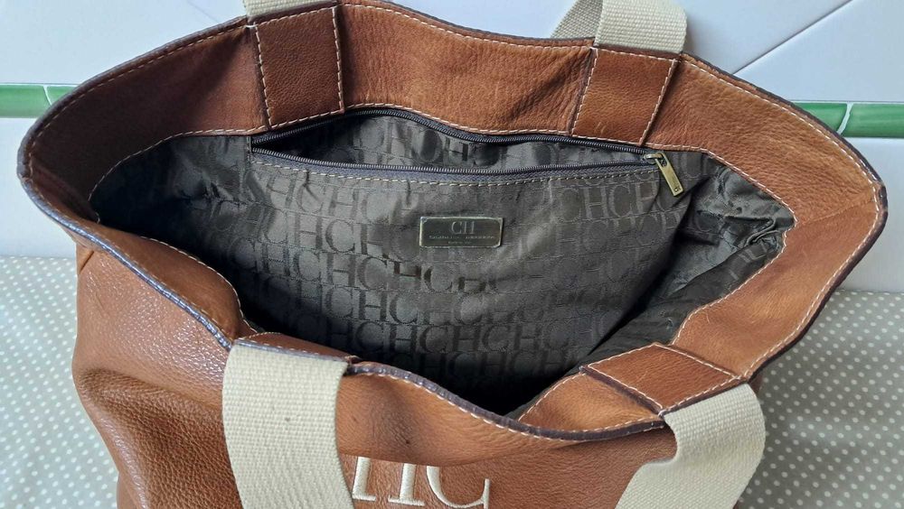 Mala Carolina Herrera original, cor camel em excelente estado