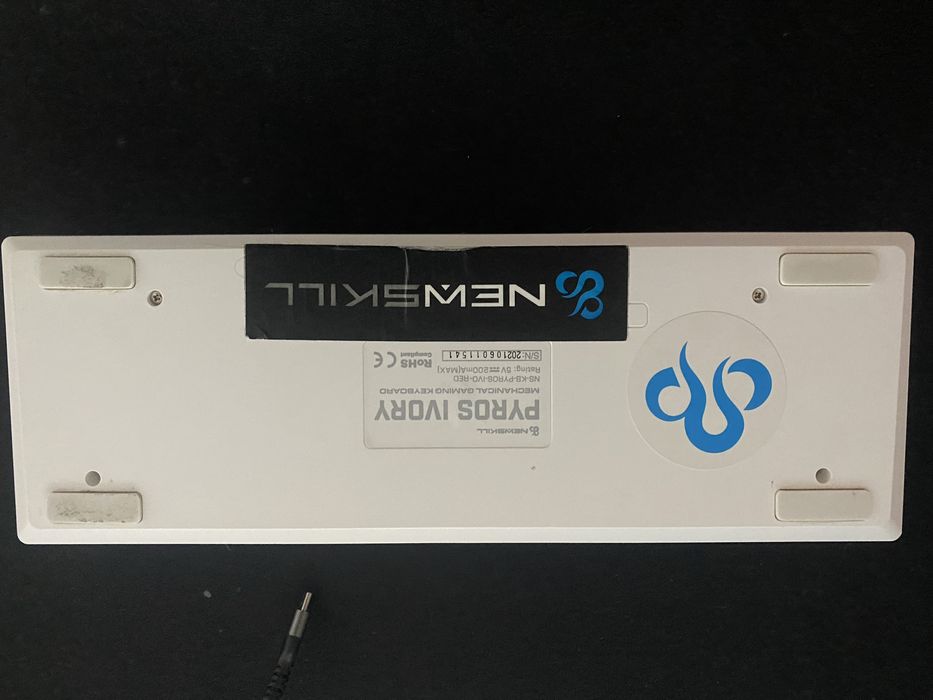 Teclado NewSkill "PYROS IVORY" Branco