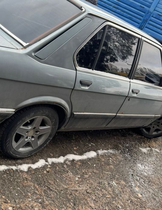 Продам BMW e 28 целиком иле по запчастям читайте описание
