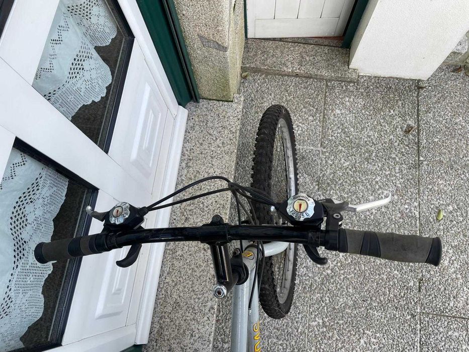 Bicicleta Antiga Birrodas – Clássica e em Bom Estado