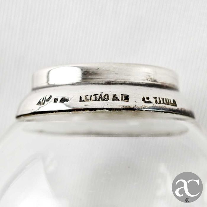 Saleiro e Pimenteiro vidro e prata Leitão & Irmão, pequenas colheres