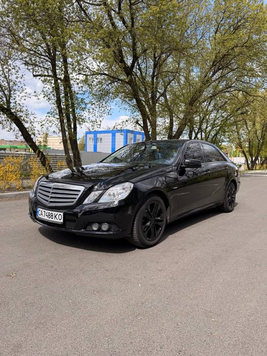 Продам Mersedes-Benz E-klass. 1.8газ/бензин.