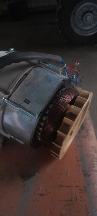 Генератор  бензигенератора