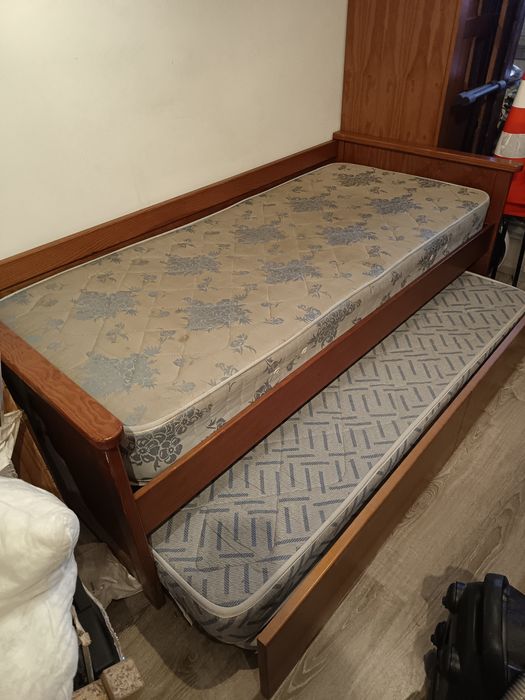 Vendo cama solteiro com gaveta