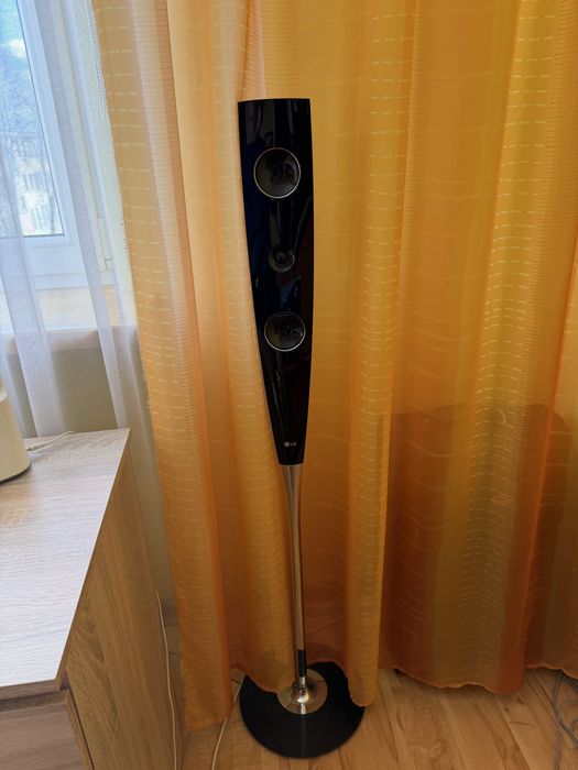 Panasonic Viera 42” + 4 głośniki LG – kino w domu!
