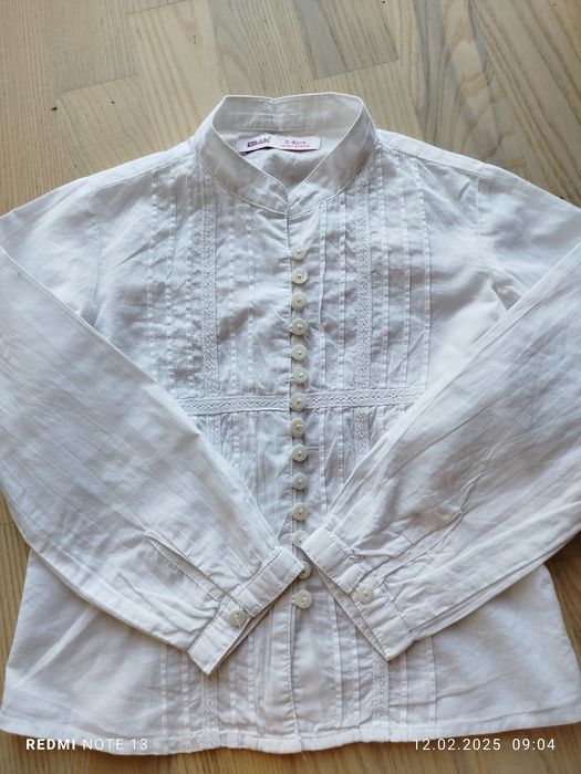 Biała elegancka bawełniana koszula z długim rękawem stójka ze stójką r