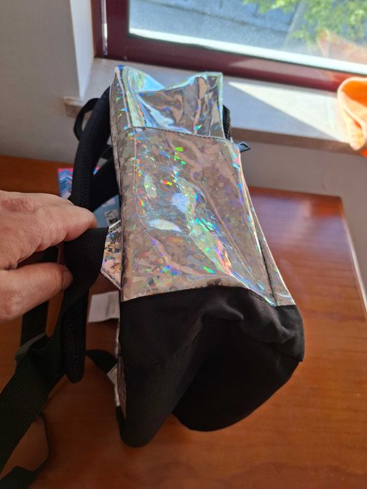 Mochila escolar  NOVA muito linda Impermeável