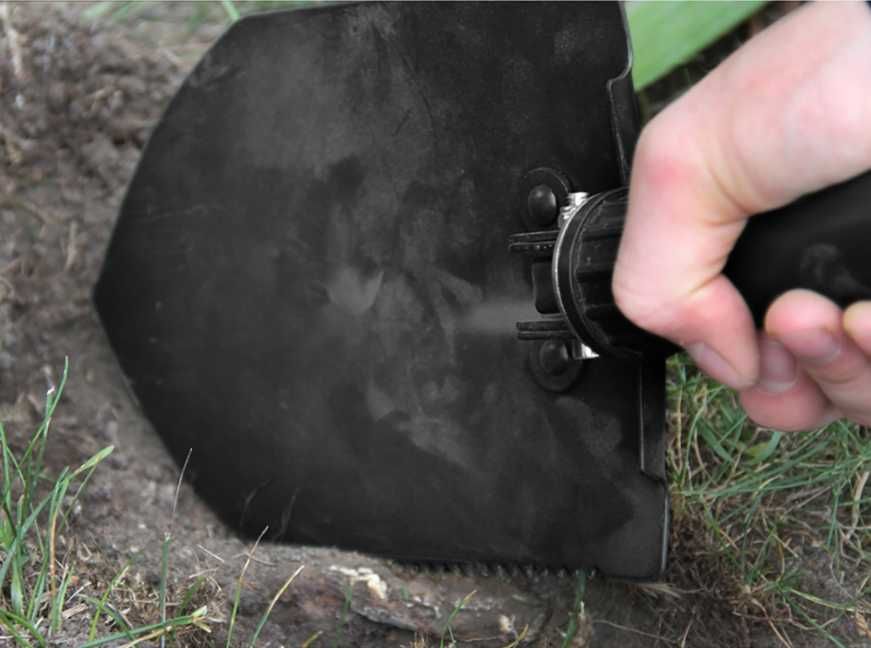 Łopata polowa składana – saperka wojskowa z funkcją kilofa i piły