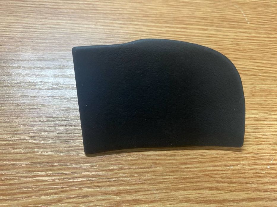 99155568401 porsche 911, 982,981 заглушка правої карти дверей