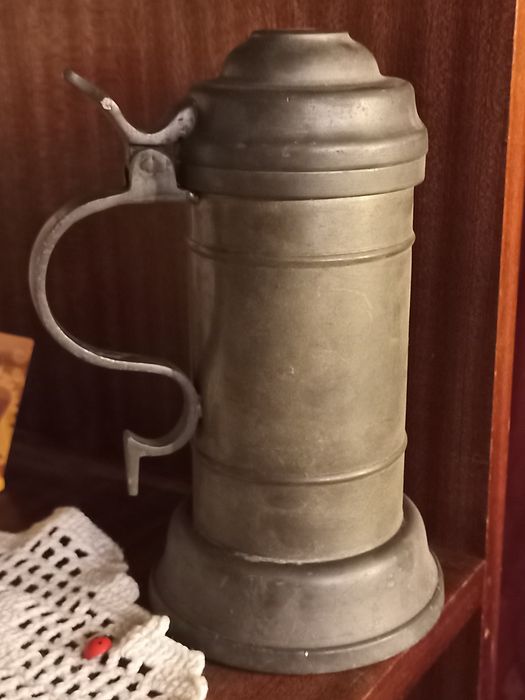 Caneca Alemã antiga para cerveja em estanho