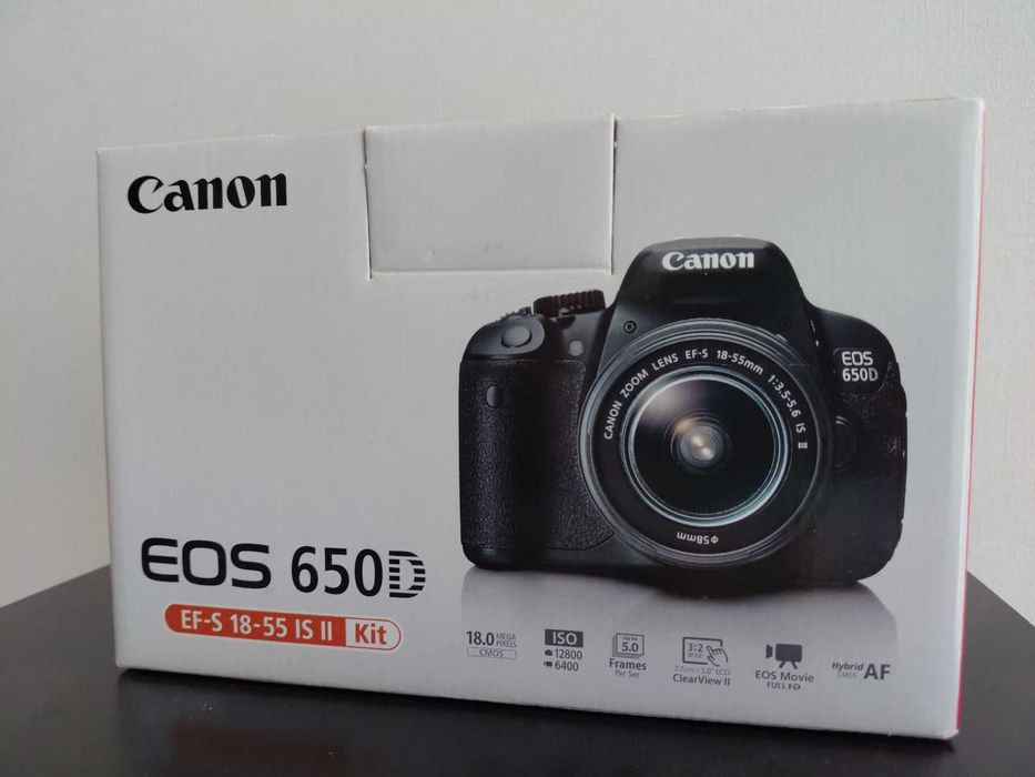 Фотоапарат Canon EOS 650D