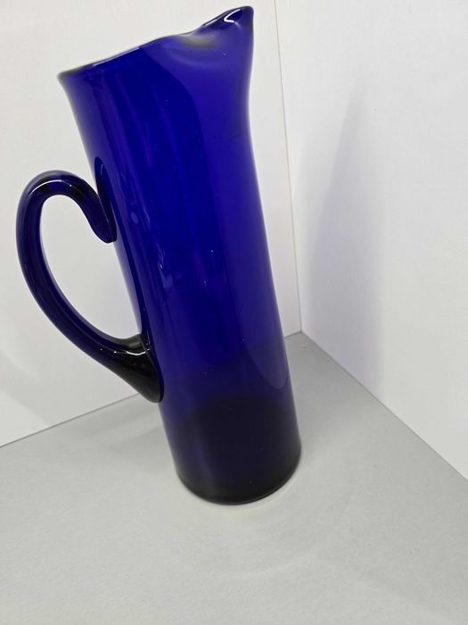 Dzbanek kobaltowy z okresu PRL-U