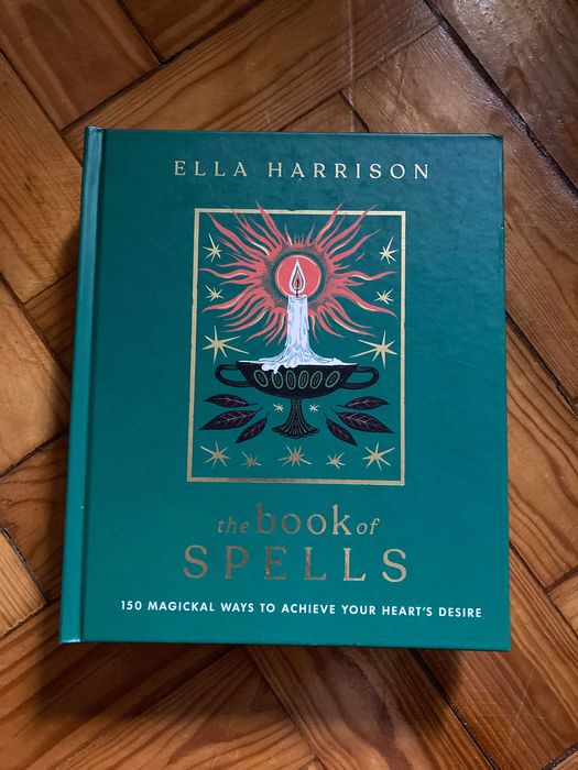 Livro The Book of Spells de Ella Harrison