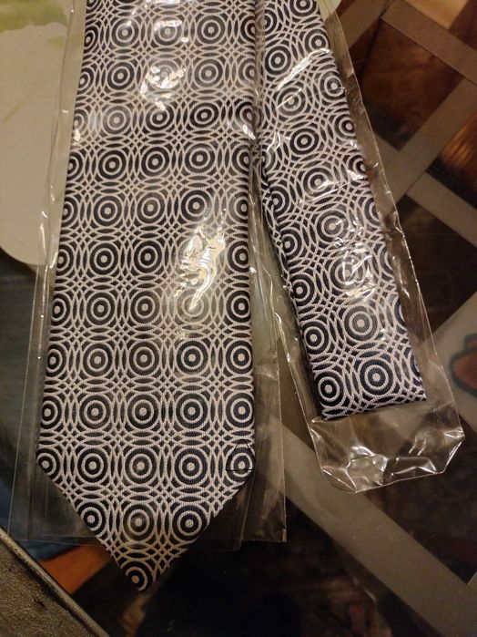 Nowy krawat Charles Tyrwhitt London Silk Premium