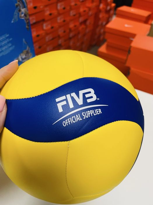 М'яч волейбольний V360W V333W