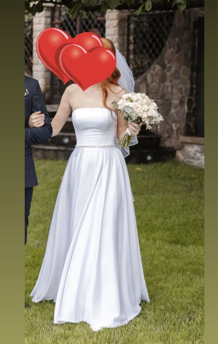 Весільна сукня .