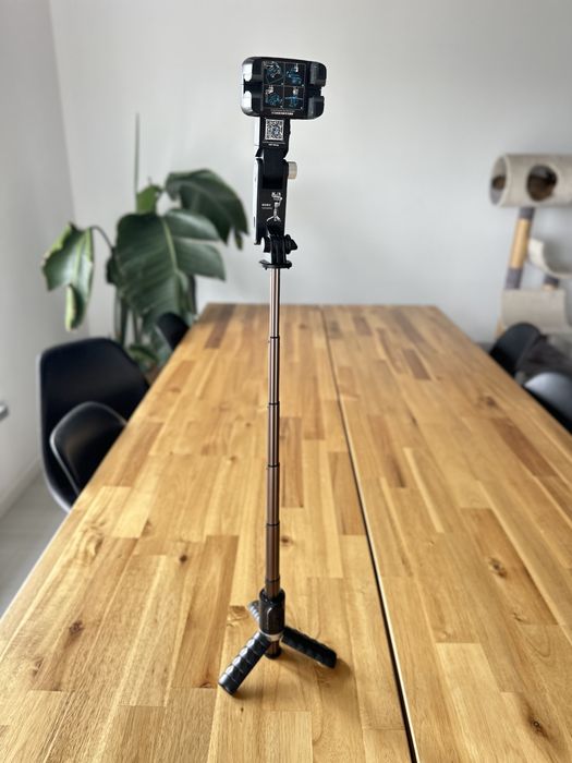 Gimbal tripod with estabilzer