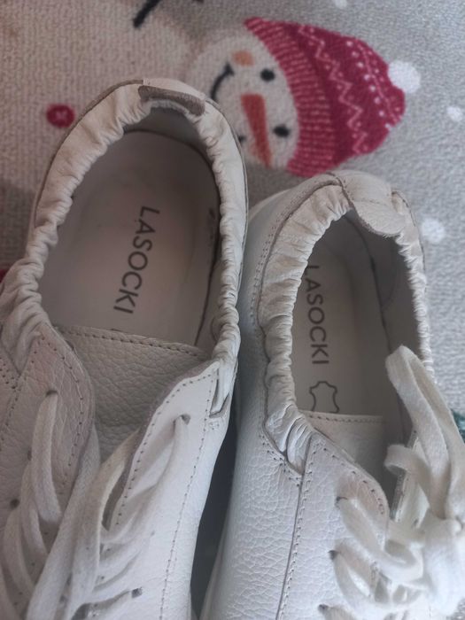 Snakersy sneakersy mokasyny lasocki biale skora typ kazar dkny