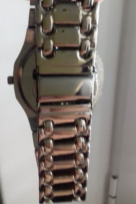 2 Relógios rigorosamente NOVOS (na caixa original)