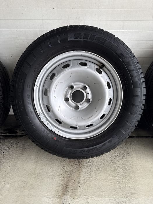 Felgi stalowe Opel Vivaro trafic primastar 5x114,3 16 cali z oponami 215/65-16c michelin