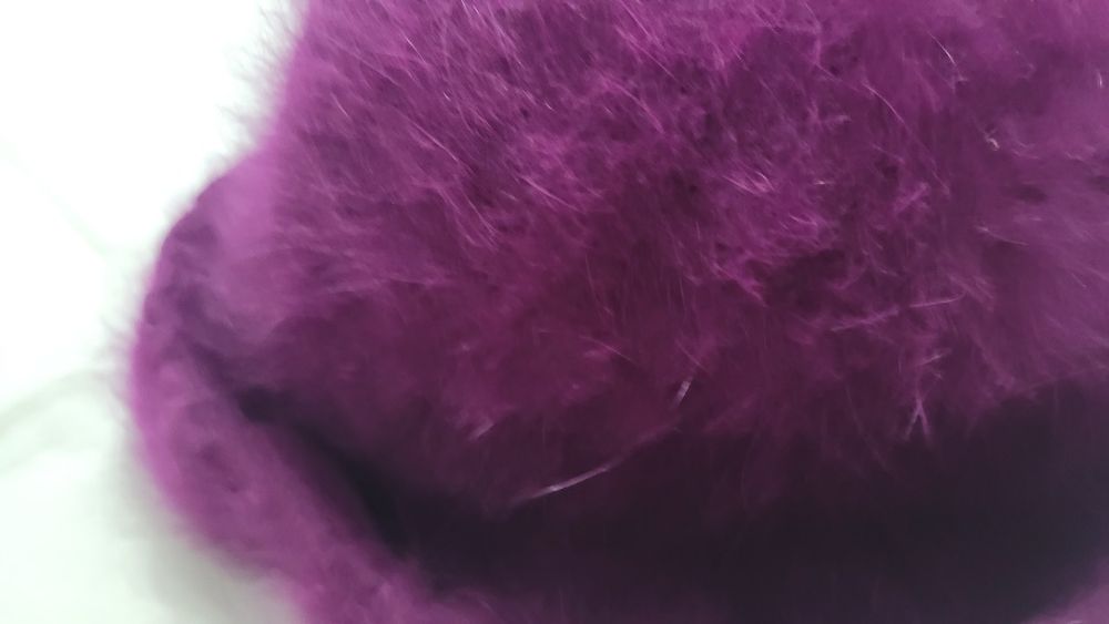 Fioletowy, ciepły kapelusik