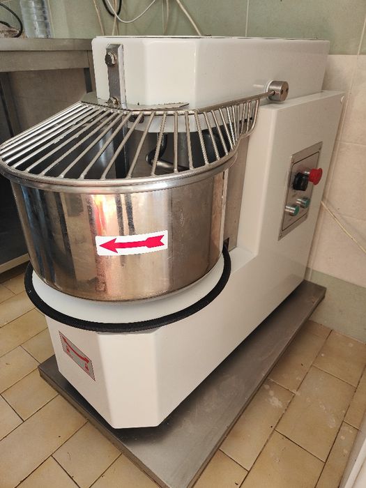 Amassadeira - 20L - 12 kg Massa - 2 Velocidades - Cuba Desmontável