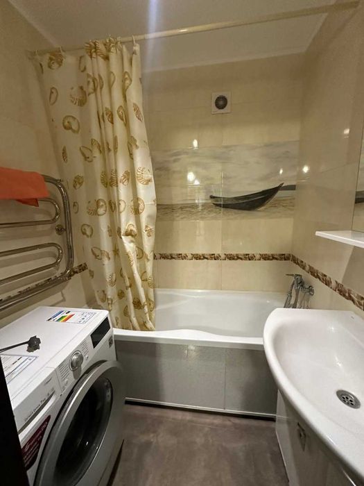 Продам просторную 2-к квартиру с ремонтом проспект Мира Левобережный