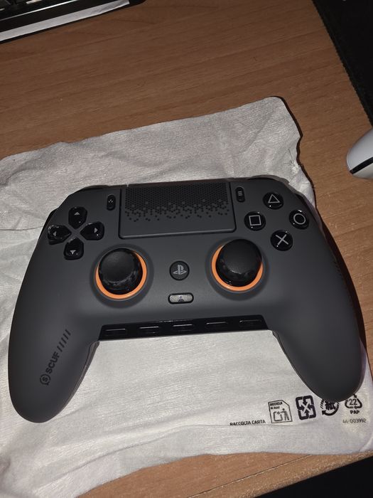 Comando SCUF Omega Wireless PS5 / PC – Como Novo