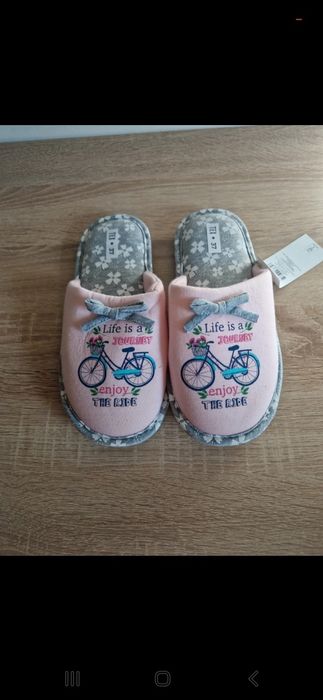 Kapcie damskie rozmiar 37 wygodne stylowe wesołe przytulne