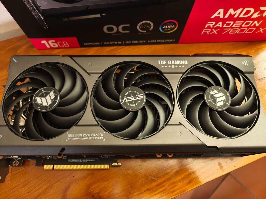 Placa Gráfica - Asus TUF Radeon RX 7800XT OC