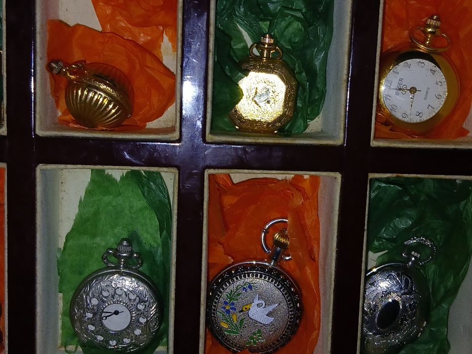 Relógios  para fio  novos a sua escolha por 15 € cada