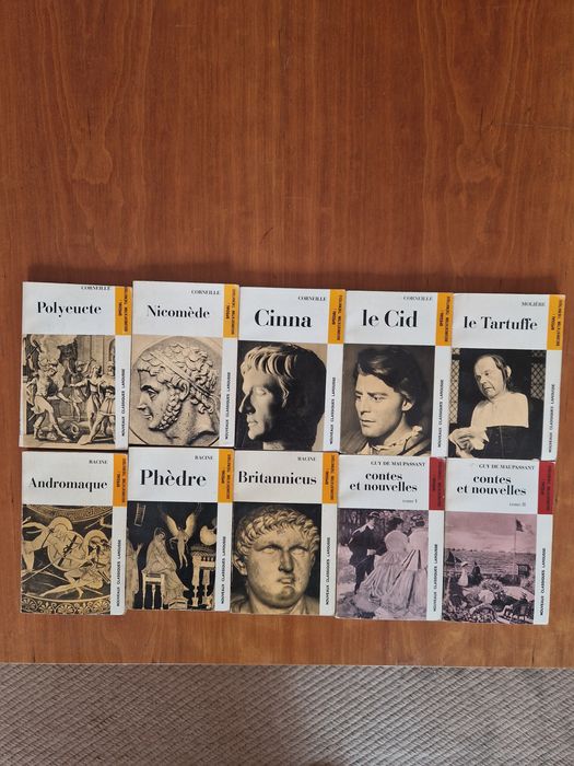 Literatura Francesa (8 peças de teatro e 2 narrativas).