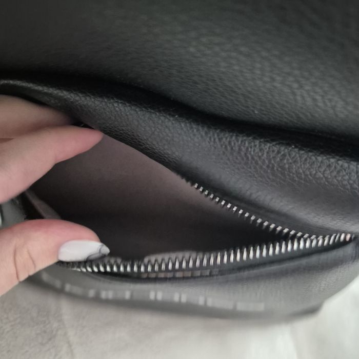 Чорна сумка шкіра