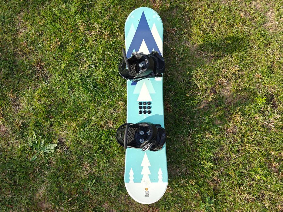 Tigris Toys 110 + Burton Citizen - deska snowboardowa z wiązaniami